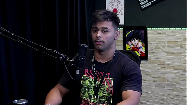 Aprendeu a gravar pornô, tem os ângulos corretos, teve que aprender a fuder melhor, e precisa saber o nome das posições – Guilherme Filmmaker Pornô (WATCH ON: SHEER/RED)